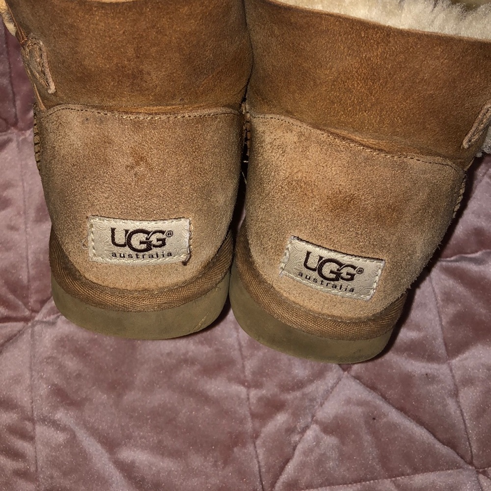 Uggs - image 2